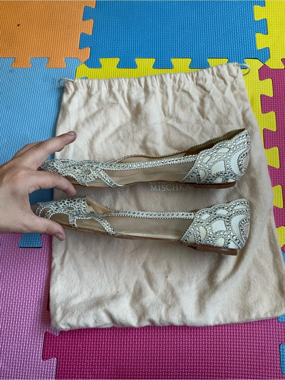 💎Badgley Mischka 9 Wide Ivory Satin Silver Crystal Embellished Pointed Toe Flats